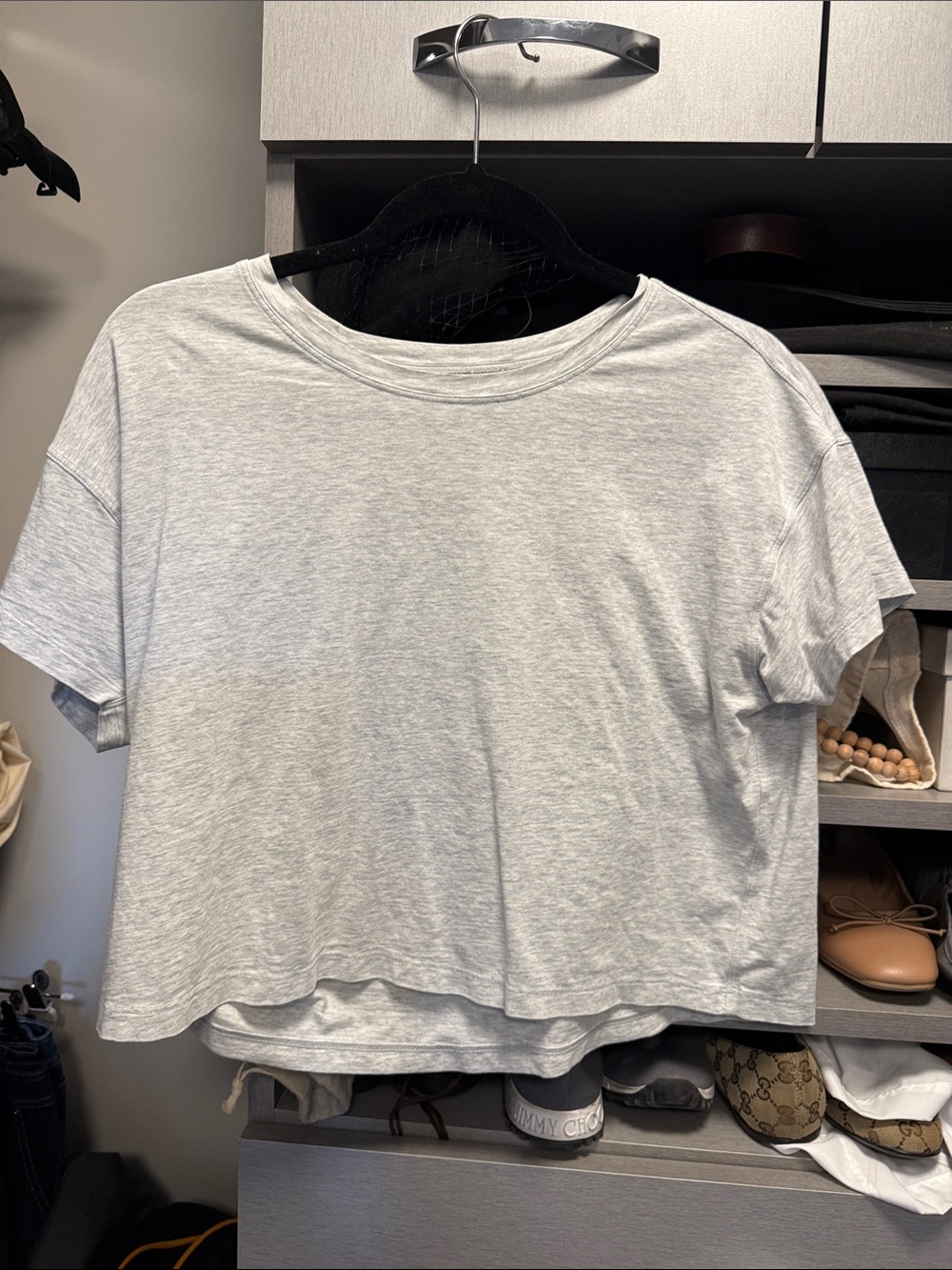 Lululemon 6 Light Gray Women’s Cut Crop Tee